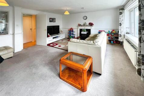 Living Room/Dining