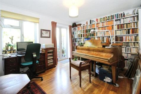 Sitting Room/Bed 4