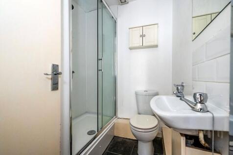 F1 Shower Room
