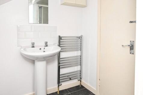 F5 Shower Room