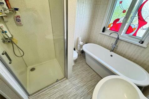 Bath/Shower Room