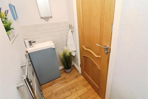 Cloakroom/Wc