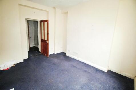 2 - Lounge/Bedroom