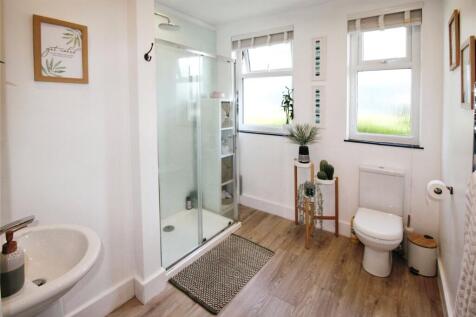 Family Shower Room