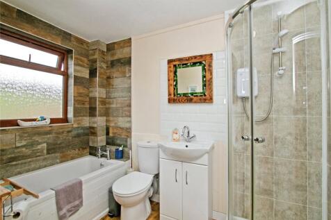 Bath/Shower Room