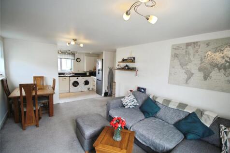 Lounge/Dining Area