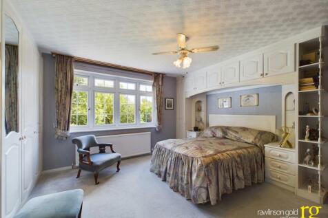 CAM02900G0-PR0130-STILL009.jpg