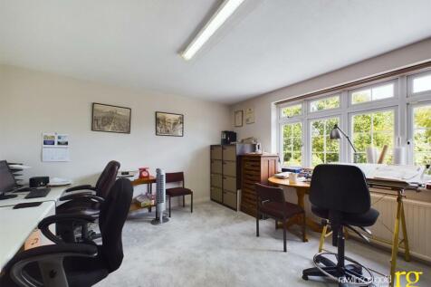 CAM02900G0-PR0130-STILL015.jpg