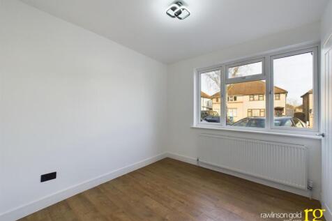 CAM02900G0-PR0180-STILL009.jpg
