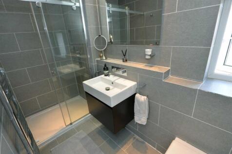 Bed1Ensuite3_page-0001.jpg