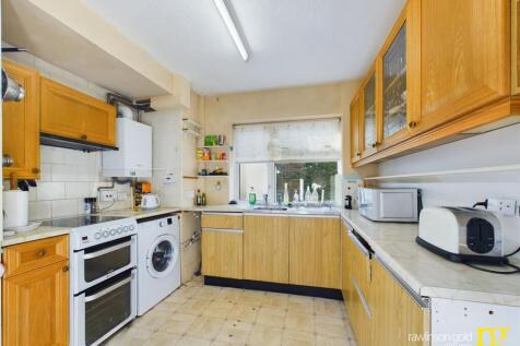 CAM02900G0-PR0158-STILL005.jpg