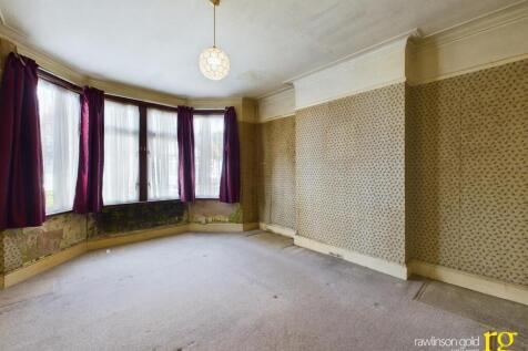 CAM02900G0-PR0126-STILL007.jpg