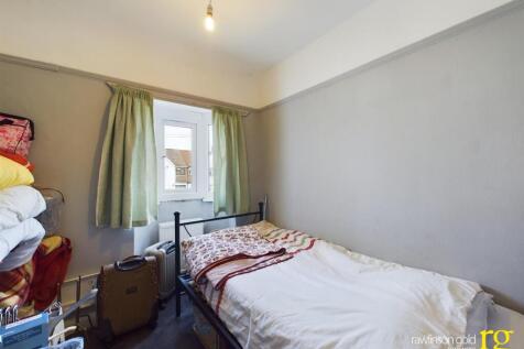 CAM02900G0-PR0152-STILL010.jpg