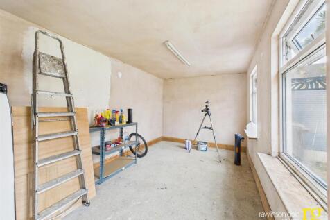 CAM02900G0-PR0276-STILL012.jpg