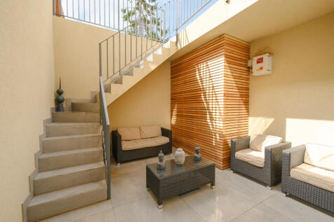 6 Samara Place-11