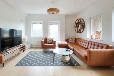 Living room 2.JPG