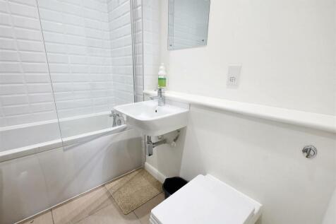 Ensuite .JPG