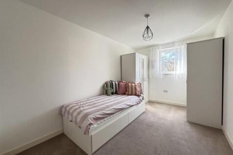 Second bedroom.jpeg