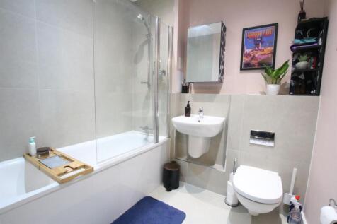 Bathroom.JPG