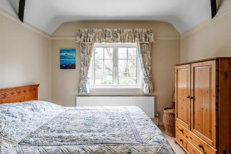 bedroom 1.jpg