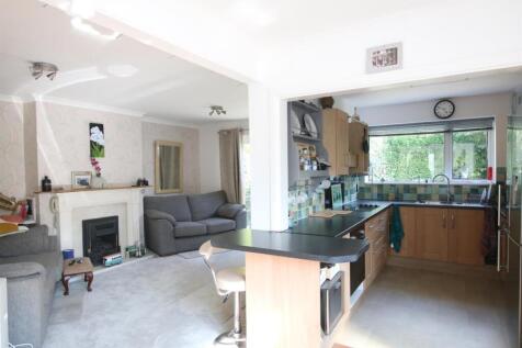 58windfield kitchenlivroom.JPG