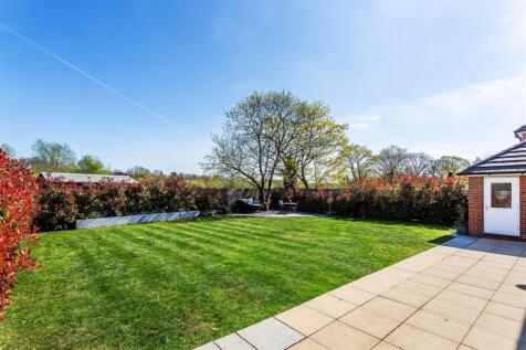Rear garden .jpg