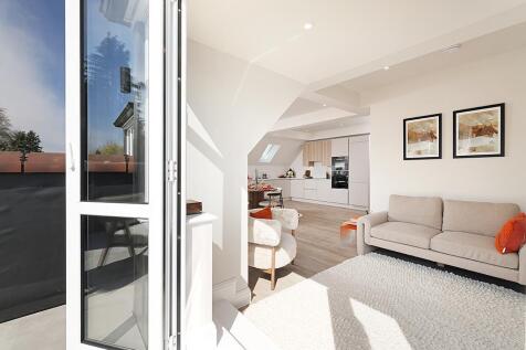 1-CobhamRd-ShowApt-8-7774.jpg