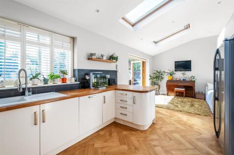 127-Cobham-Road-25.jpg