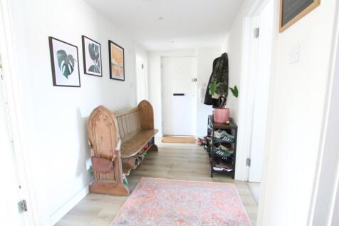 Entrance hall.JPG