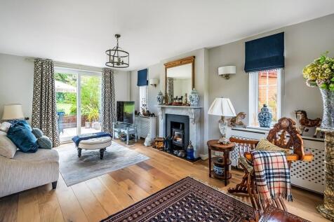 6-Cunliffe-Close-lounge.jpg