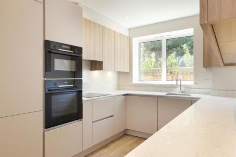 1-CobhamRd-Apt-2-Kitchen-7654.jpg