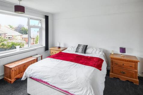 Bedroom 1.JPG