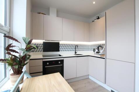 BridgeHouse3-Kitchen.JPG