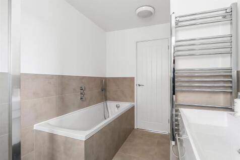 Flat-104-Windfield-13.jpg
