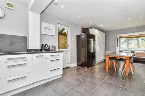 Kitchen Pic 5.jpeg