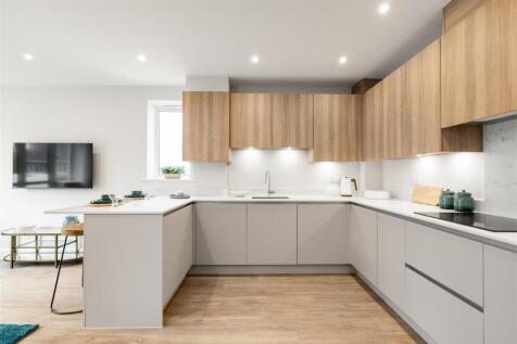 5 McLaren Court, 1 Cobham Road, KT22  9AU-16.jpg