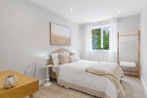 5 McLaren Court, 1 Cobham Road, KT22  9AU-8.jpg