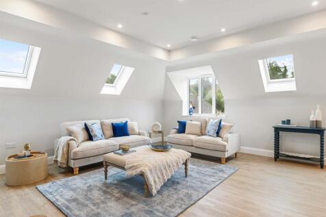 7 McLaren Court, 1 Cobham Road, KT22  9AU-21.jpg