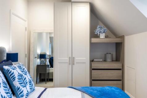 7 McLaren Court, 1 Cobham Road, KT22  9AU-12.jpg