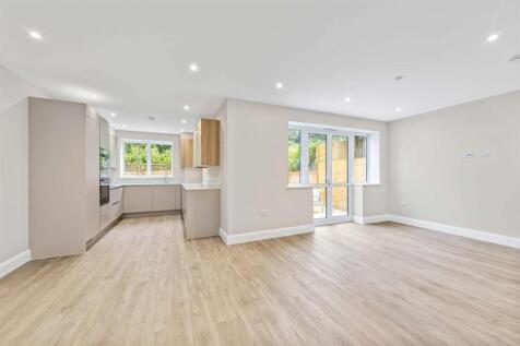 2 McLaren Court, 1 Cobham Road, KT22  9AU-13.jpg