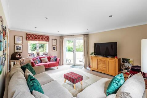 Family Room/Annexe Lounge.jpg