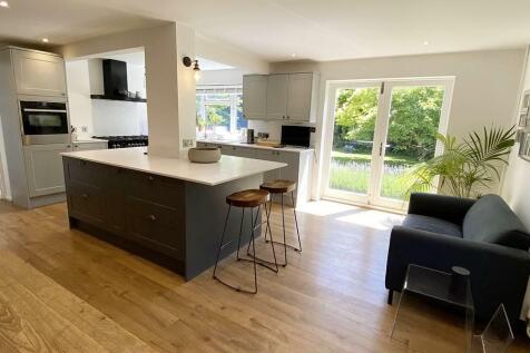 kitchen1.jpg