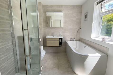 en suite bathroom.jpg