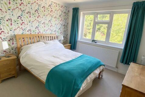 bed2.jpg