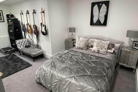 bed1.jpg