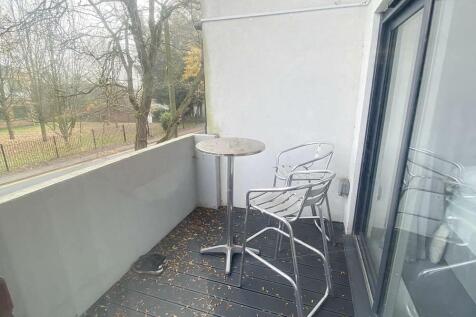 front balcony.jpg