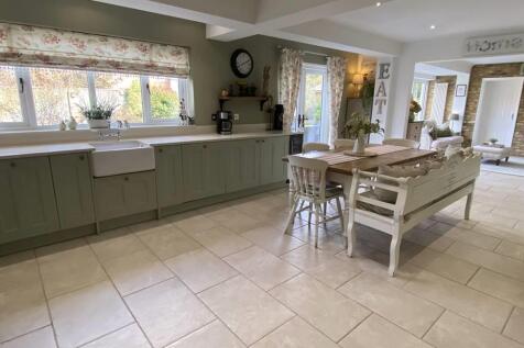 kitchen1.jpg