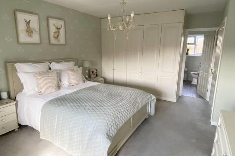 bed1.jpg