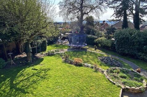 garden from 1st floor.jpg
