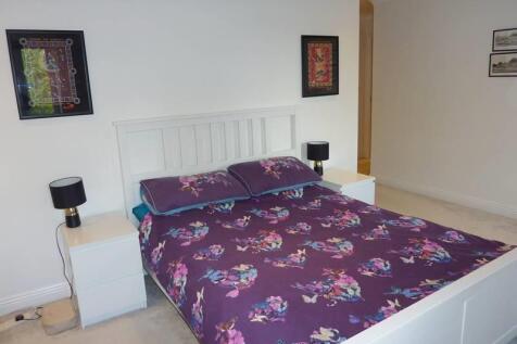 Bedroom 1.jpg